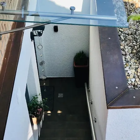 Mit Charme, Netflix * Rheinstetten